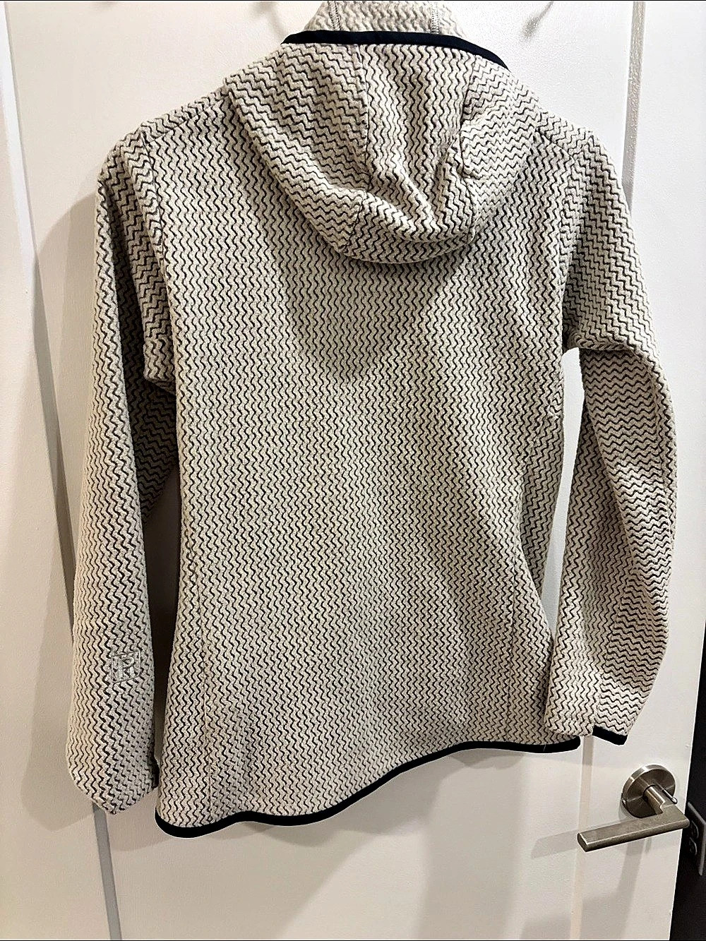 Patagonia Women'Small R1 Air Full-Zip Hoody Cream & Black Small - Picture 2 of 3